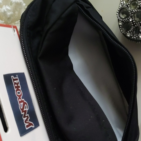 JanSport bundle NWT 🔥 1) medium backpack 1) fanny pack. - Picture 4 of 11
